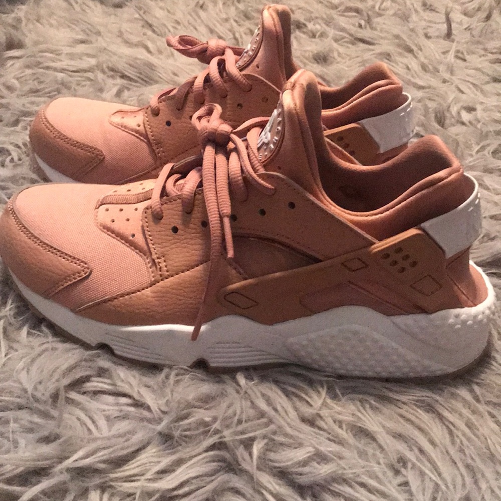 Nike Huarache Run (dusted clay/gum bottom)
